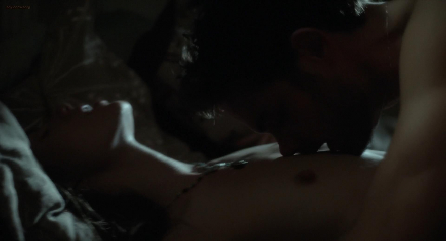 Michelle Monaghan sex Scene Fort Bliss (2014)