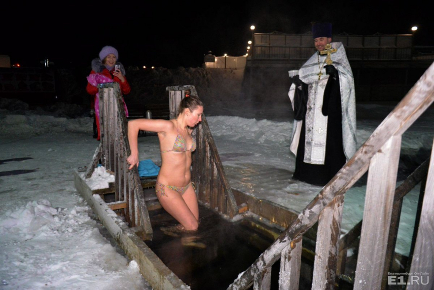 Крещенские купания голые
