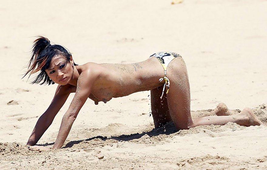 Bai Ling pantyless