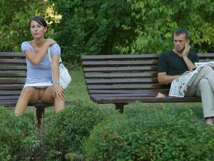 Ебля в парке на скамейке