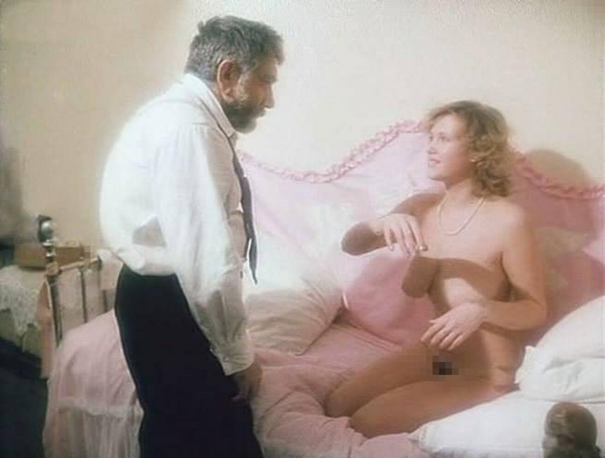Раздевающаяся Ирина Алферова