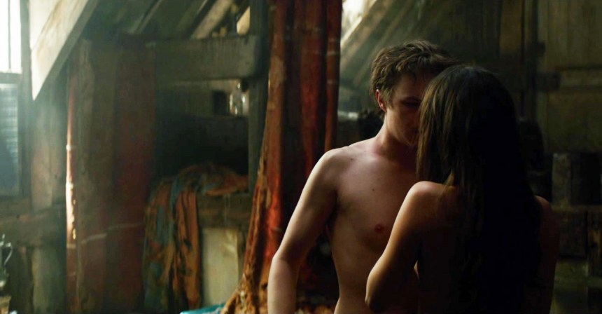Earthquake Bird Alicia Vikander
