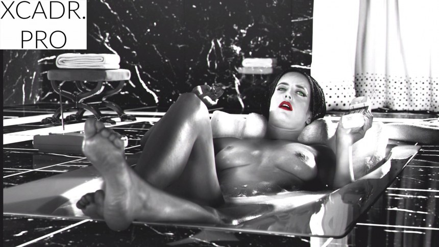 Eva Green с черными перчатками голая