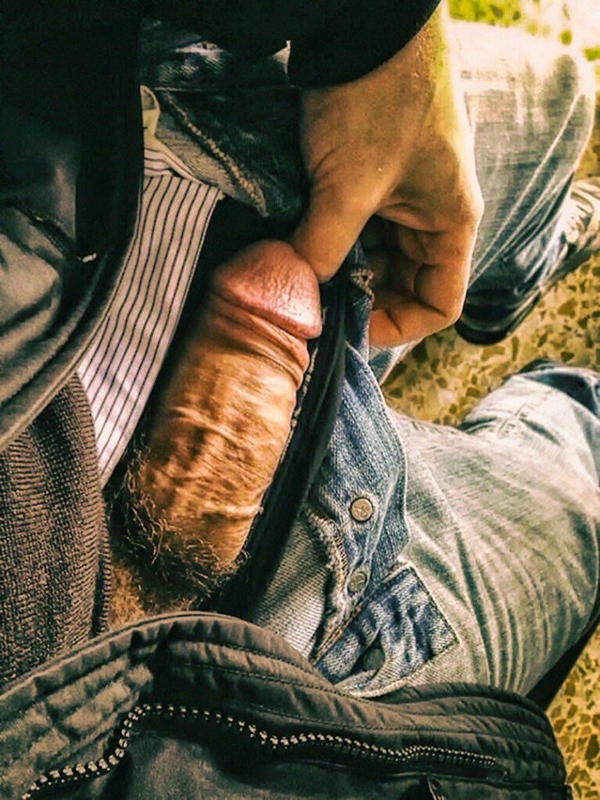Огромный член из джинс