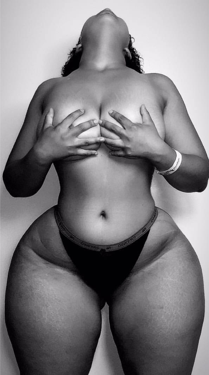 London Andrews голая фотосессия