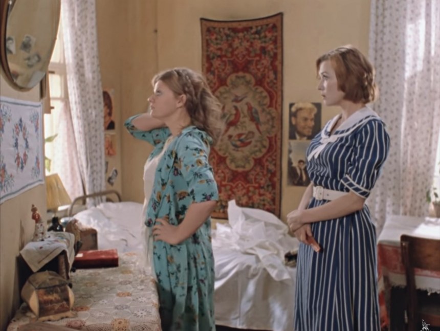Ирина Муравьева в молодости в купальнике