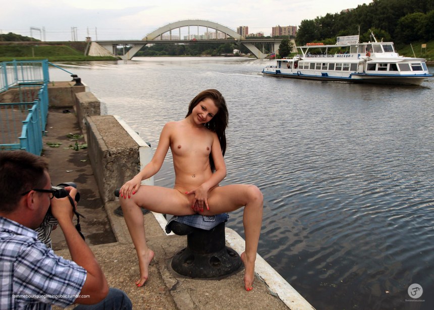 Симона Даймонд писсинг