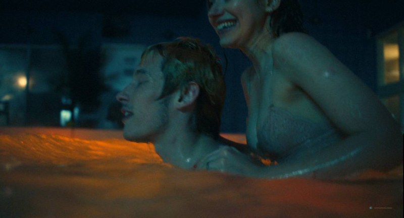 Imogen Poots в Нижнем белье