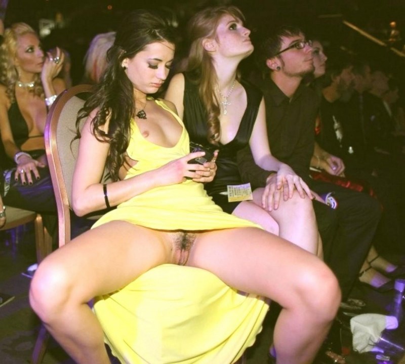 Голые женщины без трусов