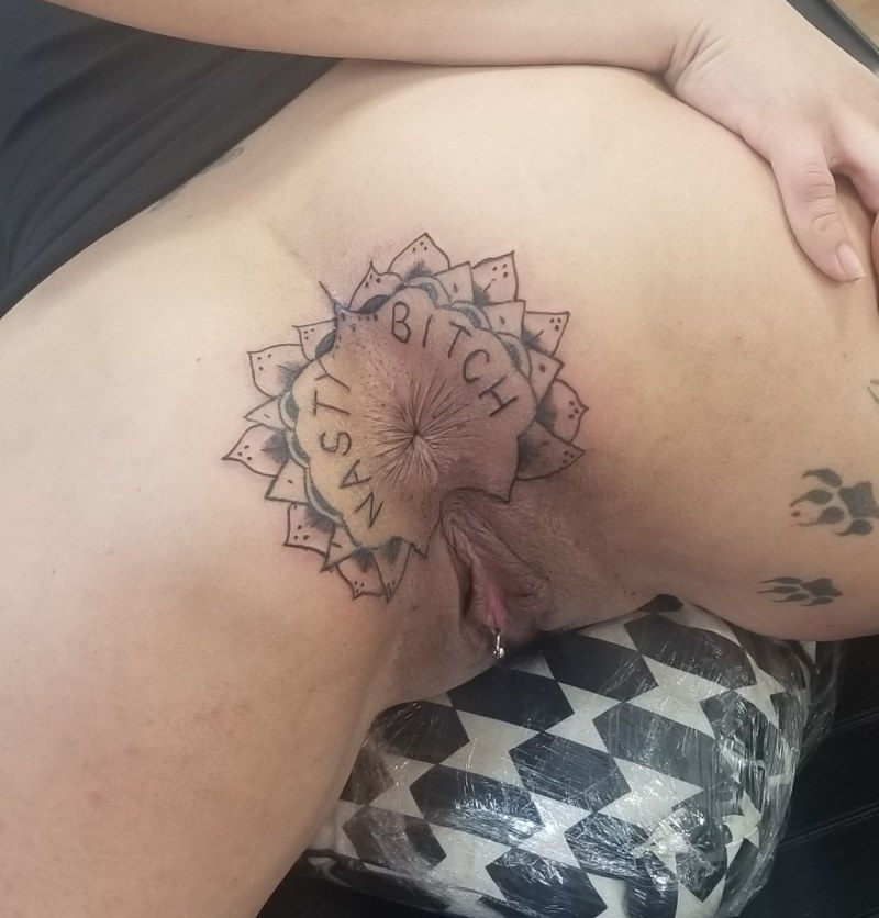 Интимные Татуировки на анусе