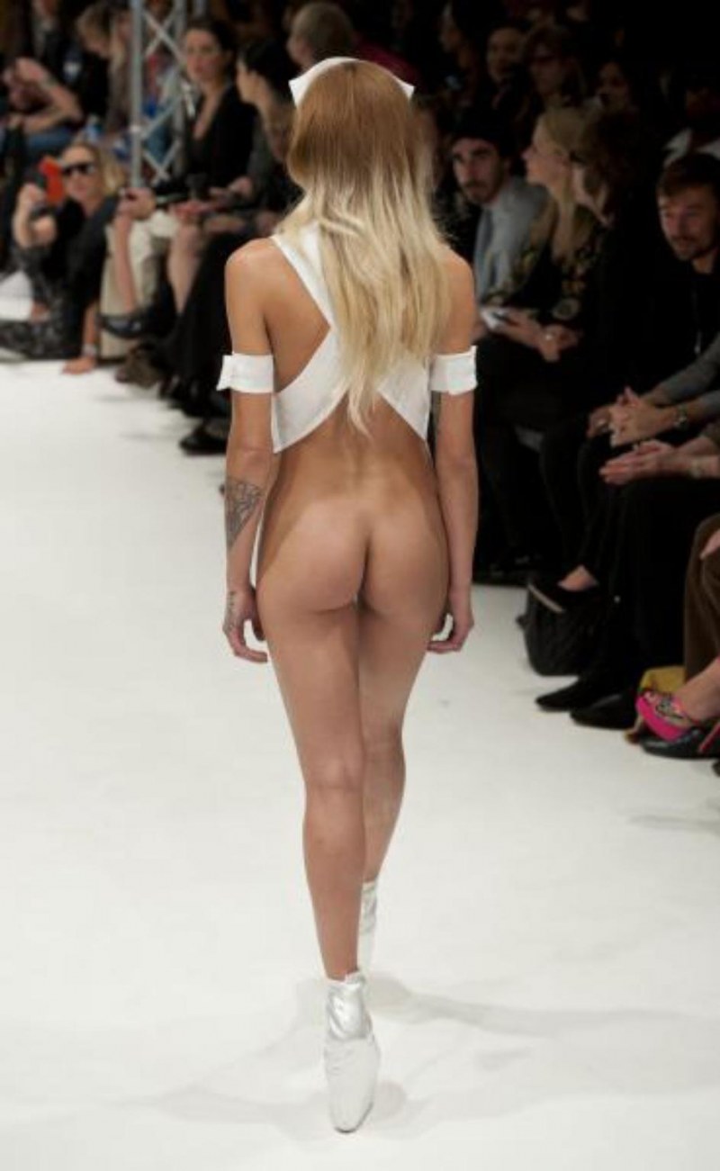 Чарли Ле Минду Charlie le naked