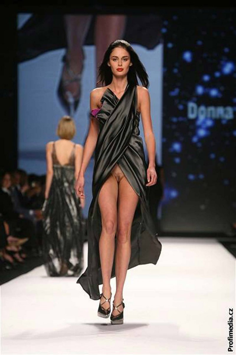 Поющие трусы голые без трусов