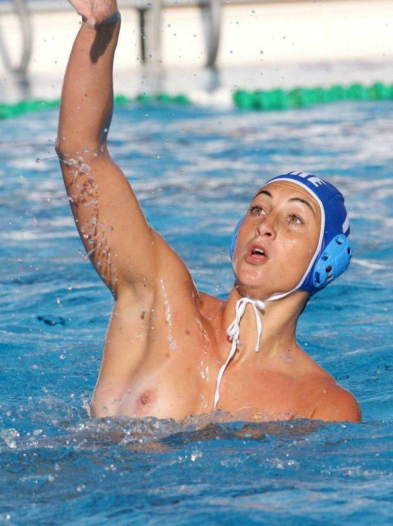 Голые попки спортсменок
