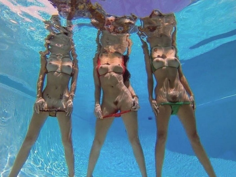 Красивая порнушка в воде