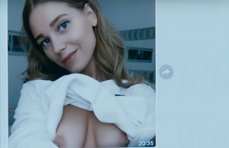Красивая грудь случайно