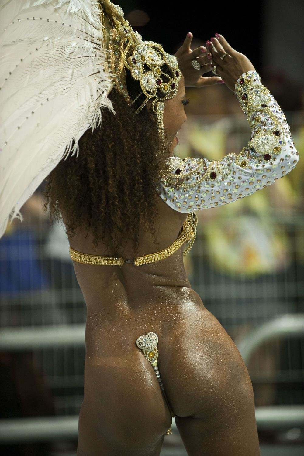 фото голая карнавал в бразилия фото 71