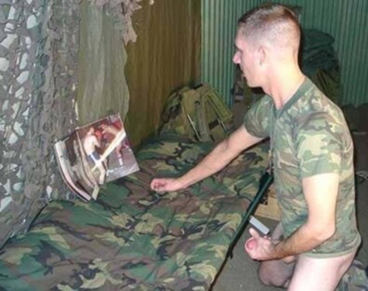 молодые голые парни в армии фото 98