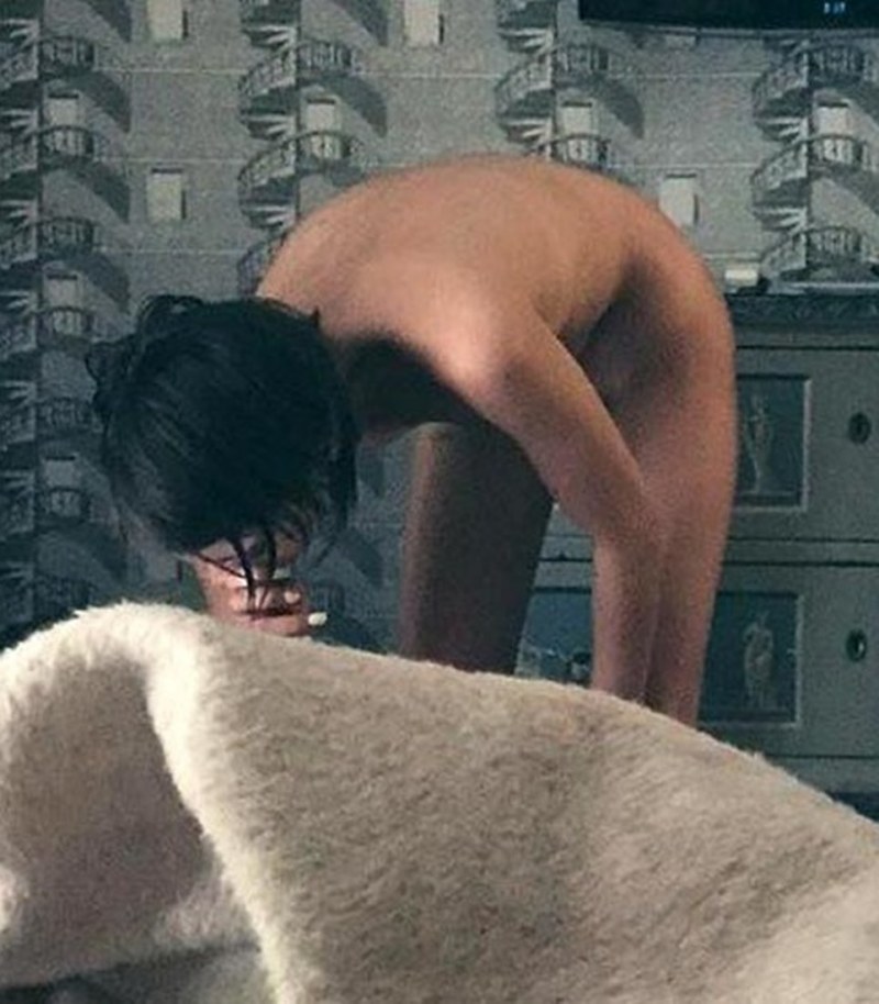 Уилла Холланд постельные сцены
