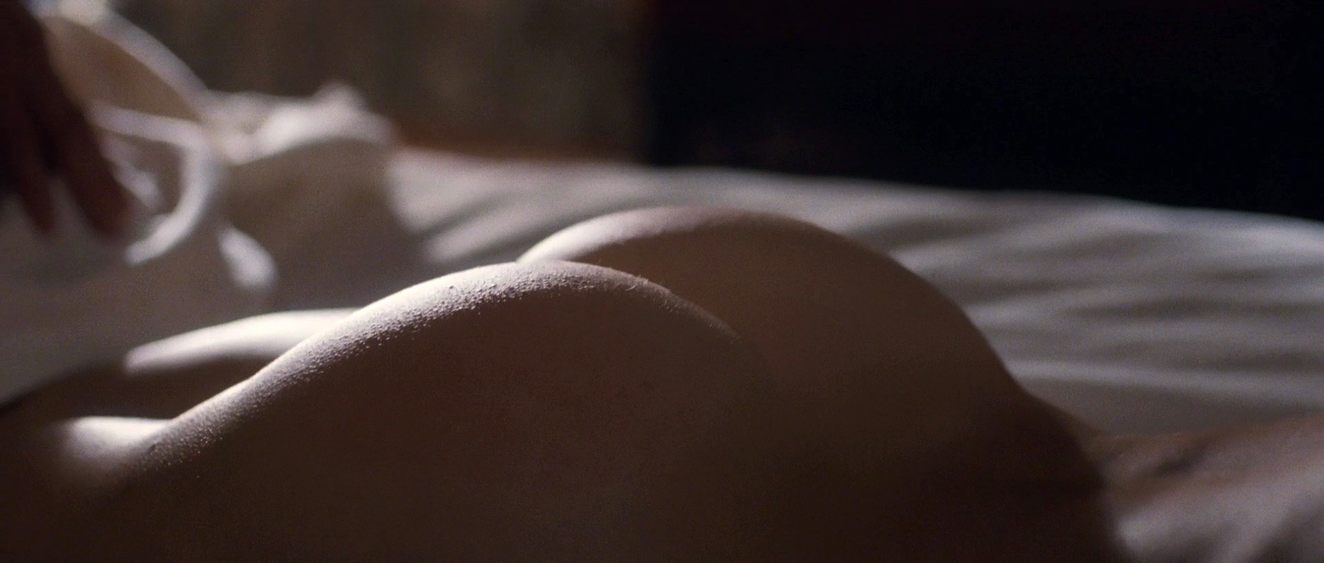 Jessica alba bare butt