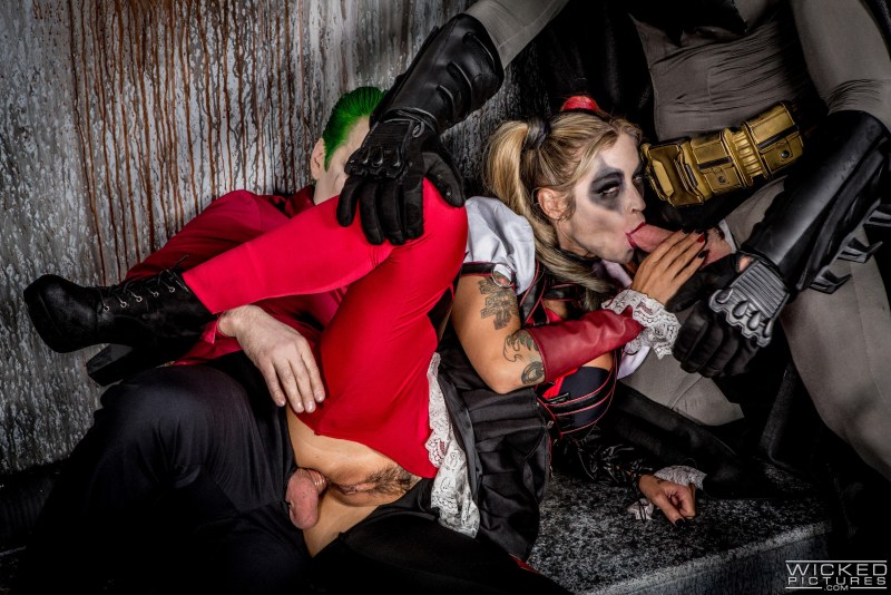 Клейо Валентьен Harley Quinn cumshot