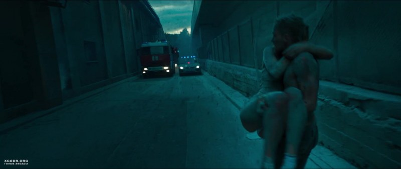 Джули Уорнер кукловоды