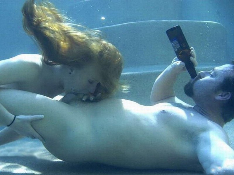 Голые красотки под водой