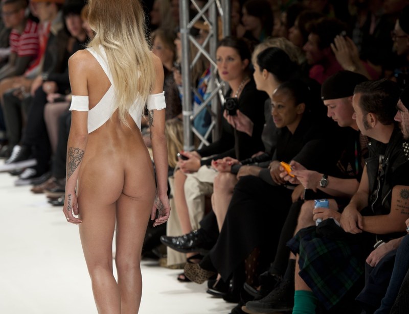 Чарли Ле Минду Charlie le naked