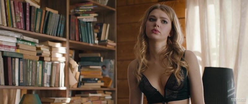Анастасия Уколова в мини
